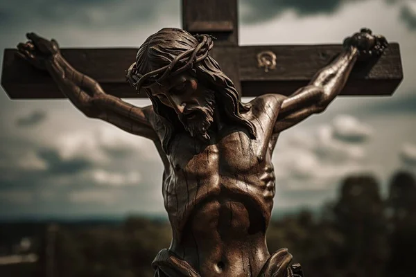 그리스도의 십자가가 하늘을 배경으로 하나님을 믿는다는 종교적 — 스톡 사진