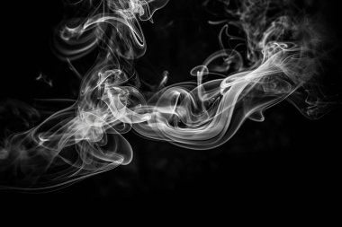 Resim siyah arkaplanda beyaz duman detaylı