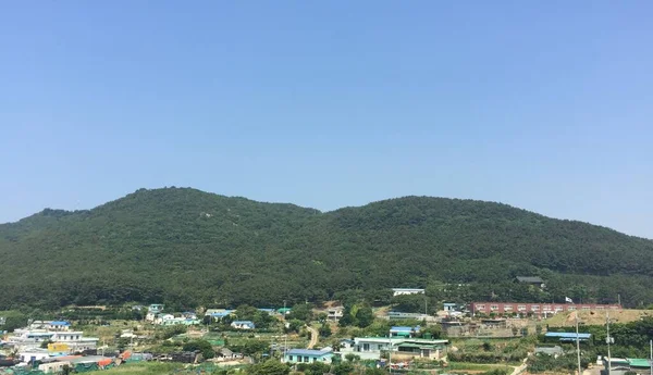 Landsbygdsutsikt Med Berg Och Blå Himmel Sydkorea — Stockfoto