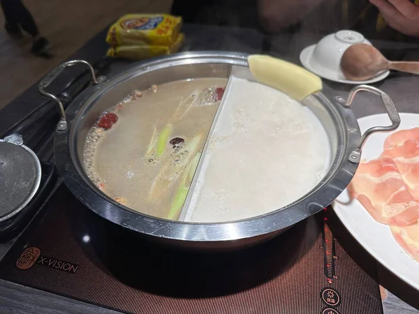 Yin Yang Hot Pot Kuchnia Chińska — Zdjęcie stockowe