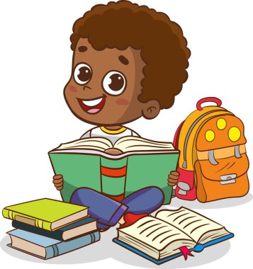 Sevimli küçük çocuk masada oturuyor, deftere yazıyor, evde ödev yapıyor.