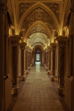 Sintra, Portekiz - 12 Şubat 2023: Güzel Monserrate Sarayı 'nın içinde, romantik yaz tatili