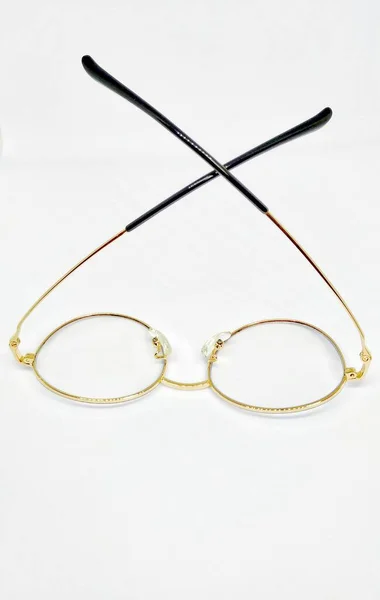 Beyaz Arkaplanda Sarı Gözlükleri Tersine Çevir — Stok fotoğraf