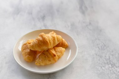 Yumurta & Avokado Kruvasanı: Cazip ve İştah Açıcı