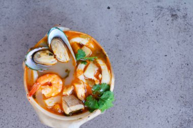 Bouillabaisse Fransız deniz ürünleri çorbası Bir kase köy konforu