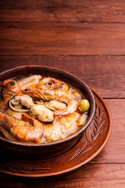 Sopa Frutos Mar Com Camarões Mexilhões Peixes Cozinha Tailandesa — Fotografia de Stock