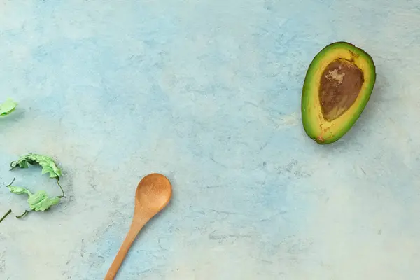 Avocado Eiskugeln Auf Weißem Teller Verlockendes Dessert — Stockfoto