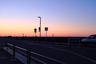 Güzel yıldızlı gökyüzü. Geceleyin Samanyolu Galaksisi.