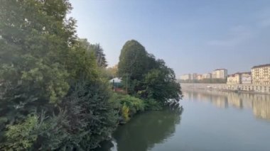 Torino 'daki Po nehrinin panoraması. Yüksek kalite 4k görüntü
