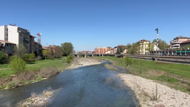 Обзор Реки Парме Италия Высококачественные Кадры — стоковое видео