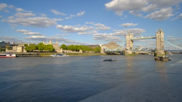 Überblick Über Themse Und London Bridge Bei Sonnigem Wetter — Stockvideo