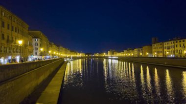Pisa 'daki Arno nehrinin panoraması. Yüksek kalite fotoğraf