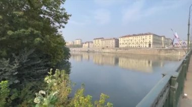 Torino 'daki Po nehrinin panoraması. Yüksek kalite 4k görüntü