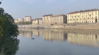 Torino 'daki Po nehrinin panoraması. Yüksek kalite 4k görüntü