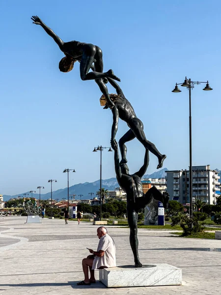 Viareggio Promenade Statue Gymnastics Sunny Day High Quality Photo — Stock Photo, Image
