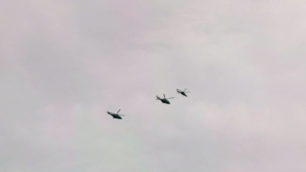 Военные Вертолеты Летают Небе Над Остией Риме Высококачественные Кадры — стоковое видео