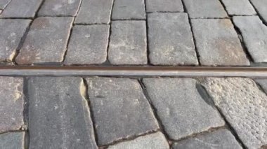 Torino tramvay hattının panoraması ve şehir merkezinde Po Nehri manzarası. Yüksek kalite 4k görüntü