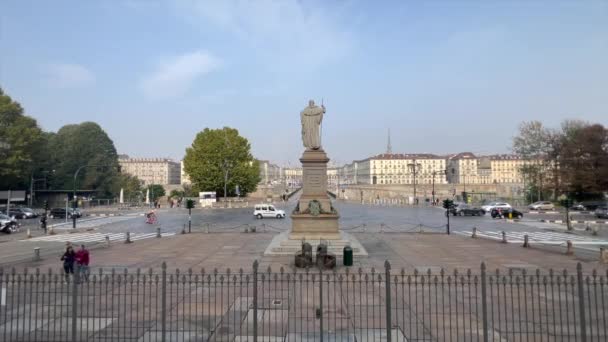 广场上的都灵全景Gran Madre Dio教堂 高质量的4K镜头 — 图库视频影像