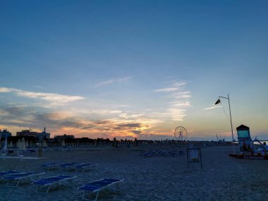 İtalya 'da gün batımında Rimini plajı. Yüksek kalite fotoğraf