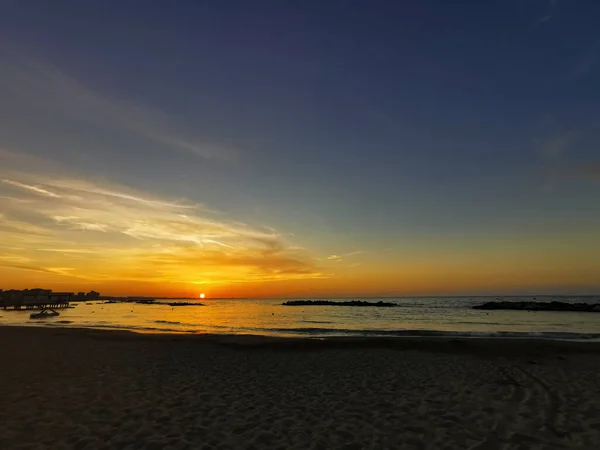 Plaża Riwierze Romanii Włoszech Zachodzie Słońca Wysokiej Jakości Zdjęcie — Zdjęcie stockowe