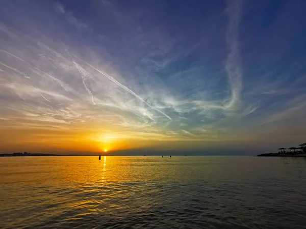 Reflection Sea Waves Sunset High Quality Photo — Fotografia de Stock