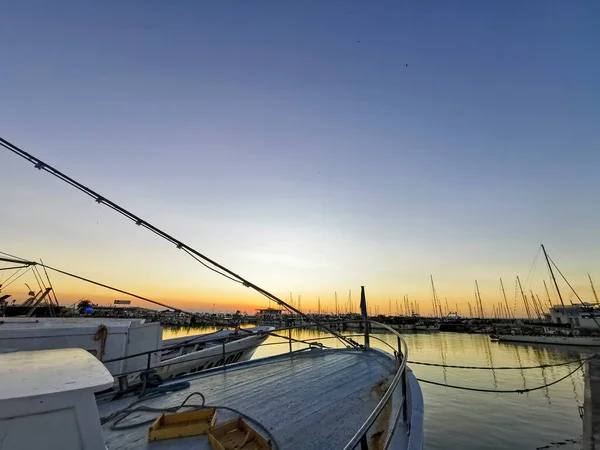 Hamn Cattolica Rimini Med Hav Och Sol Vågorna Vid Solnedgången — Stockfoto