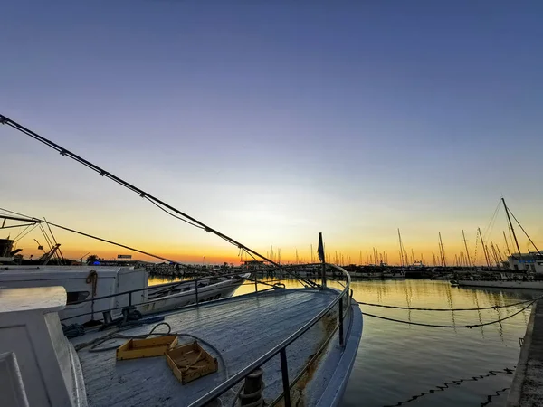 Port Cattolica Rimini Morzem Słońcem Falach Zachodzie Słońca Wysokiej Jakości — Zdjęcie stockowe