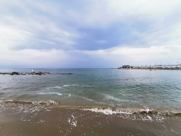 Talya Nın Rimini Kentindeki Cattolica Plajında Dalgalar Var Yüksek Kalite — Stok fotoğraf