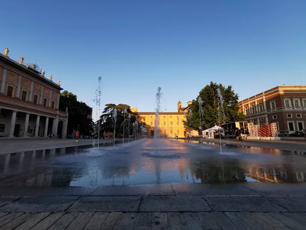 Reggio Emilia Overwinningsplein Voor Het Valli Theater Bij Zonsondergang Hoge — Stockfoto