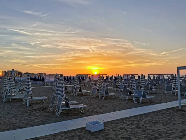 Plaża Cattolica Zakładzie Leżakami Parasolami Wysokiej Jakości Zdjęcie — Zdjęcie stockowe