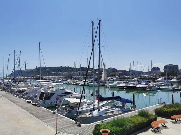 Hamn Cattolica Med Fiskebåtar Medelhavet Havet Högkvalitativt Foto — Stockfoto