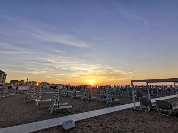 Cattolica Strand Der Anlage Mit Liegestühlen Und Sonnenschirmen Hochwertiges Foto — Stockfoto
