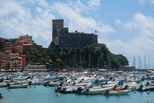 Gulf Castle Lerici Moored Boats Sunny Day High Quality Photo — Stockfoto