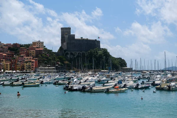 Gulf Castle Lerici Moored Boats Sunny Day High Quality Photo — Stock fotografie