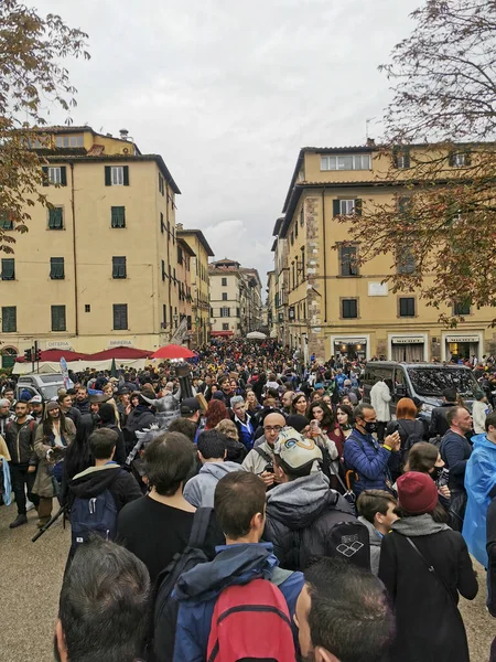 Stock image Lucca, Italy - 2018 10 31 : Lucca Comics free cosplay event around city people walking around the town centre. High quality photo