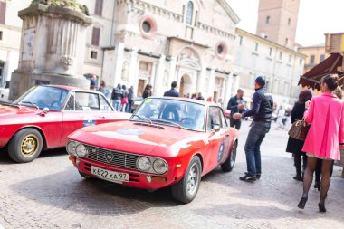 Reggio Emilia, İtalya: 2019 05 04 Lancia Fulvia HF şehir merkezinde klasik klasik hikaye arabaları serbest rallisi. Yüksek kalite fotoğraf