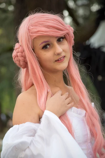 意大利卢卡 2018年10月31日 卢卡在城市粉色头发公主周围举办免费的科幻游戏活动 高质量的照片 — 图库照片