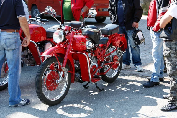Bibbiano Reggio Emilia Italy 2015 在Guzzi Falcone广场免费举行古董车集会 高质量的照片 — 图库照片