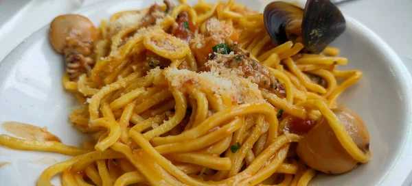 Italian Dish Spaghetti Mussels Tomato High Quality Photo — Stock Photo, Image