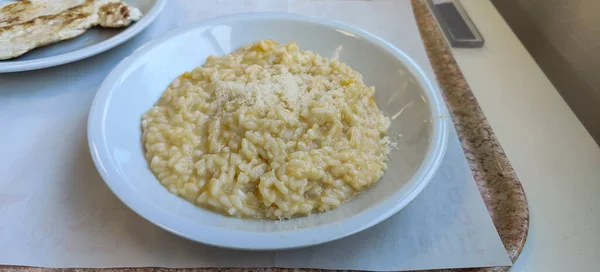 Ιταλικό Πιάτο Ρύζι Σάλτσα Τυριού Υψηλής Ποιότητας Φωτογραφία — Φωτογραφία Αρχείου