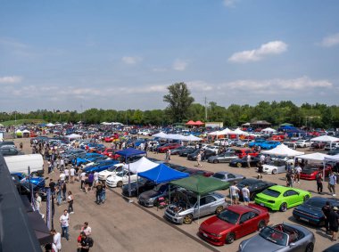 Modena, İtalya: 2023 06 03 JCM Japon Arabaları bedava Japon arabaları ile karşılaşıyor. Yüksek kalite fotoğraf