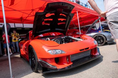 Modena, İtalya: 2023 06 03 JCM Japon Araç Buluşması bedava Japon arabası rallisi Mazda Rx7 Motor. Yüksek kalite fotoğraf