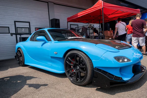 Modena, İtalya: 2023 06 03 JCM Japon Arabaları Bedava Japon arabaları ile buluşuyor Mazda Rx7. Yüksek kalite fotoğraf