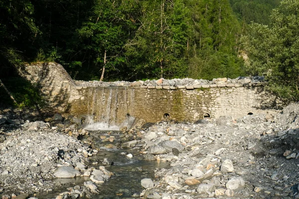 Vattenfall Vid Floden Dona Bardonecchia Turin Italien Högkvalitativt Foto — Stockfoto