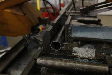 Dairesel bant testereli boru kesici. Yüksek kalite fotoğraf