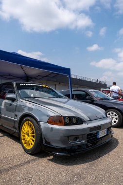 Modena, İtalya: 2023 06 03 JCM Japon Araba Buluşması ücretsiz Japon araba rallisi özel boyası Honda Civic. Yüksek kalite fotoğraf