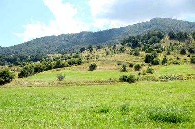 Güneşli bir günde Abruzzo Milli Parkı, Pescasseroli Aquila Panoraması. Yüksek kalite fotoğraf
