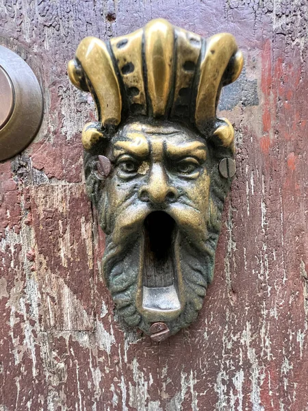Brass Door Knocker Shape Monstrous Human Face High Quality Photo — Stock Photo, Image