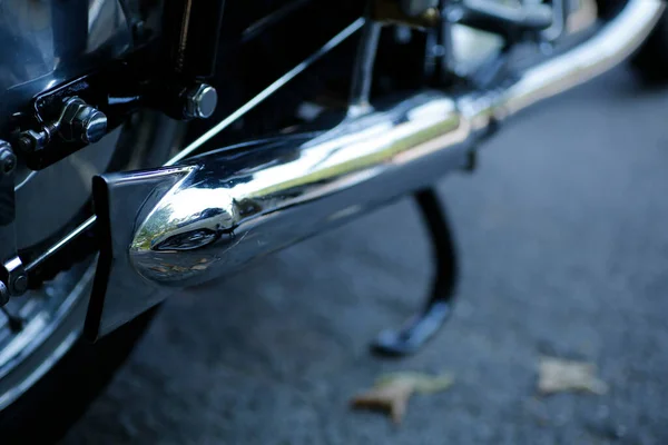 ビビアーノ レッジョ エミリアイタリア 2015 町の広場の古い自転車の排気ガス中のヴィンテージ車の無料ラリー 高品質の写真 — ストック写真