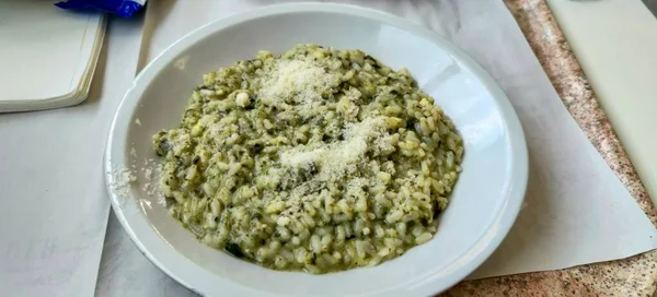 Rice Dish Spinach Parmesan Cheese High Quality Photo — Stock Photo, Image